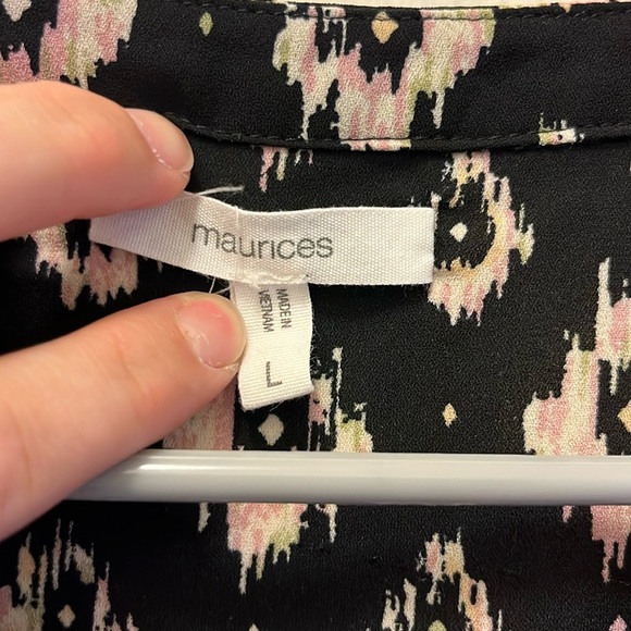 Maurices Black Geometric Blouse size large - Picture 2 of 9